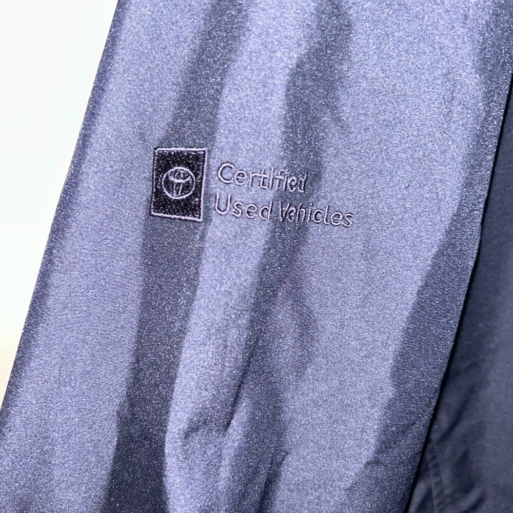 Windbreaker - Picture 3 of 3